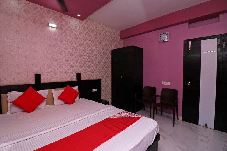 Oyo 41903 Hotel Mayur Palace