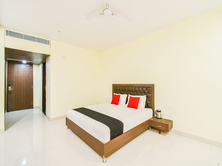 Capital O 46289 Hotel Royal Akshayam