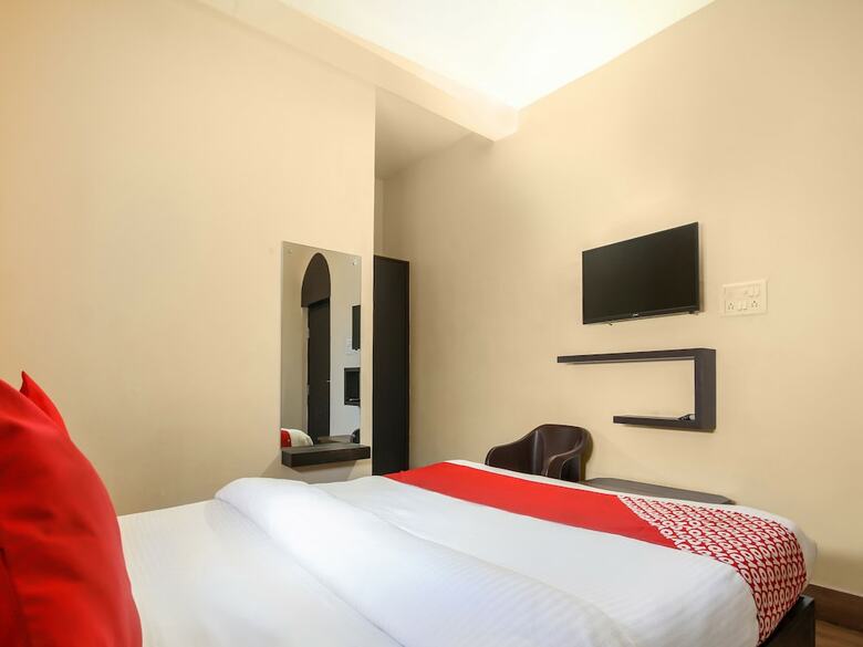 Oyo 43723 Hotel Crystal Riverside