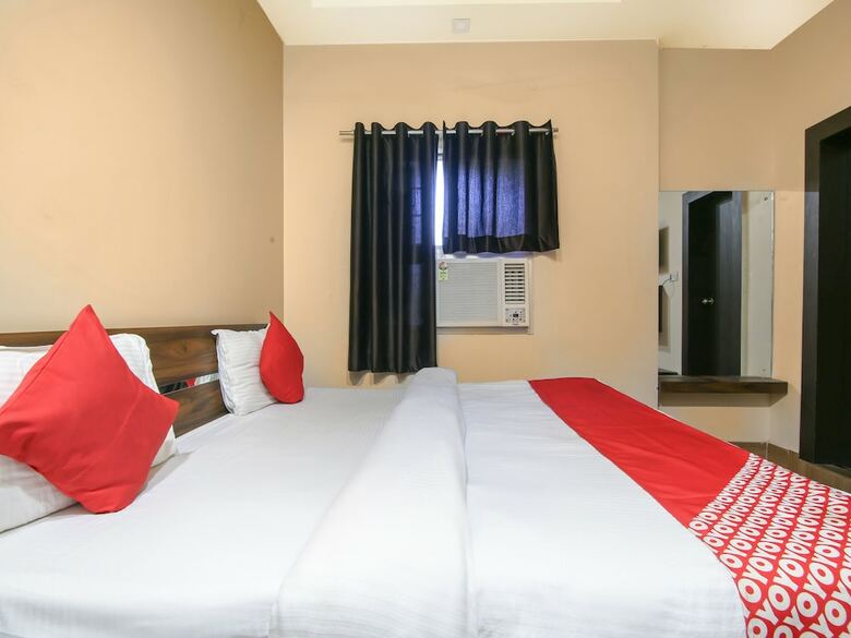 Oyo 43723 Hotel Crystal Riverside