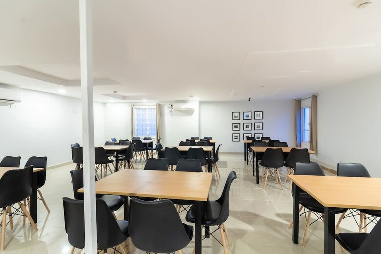 Hotel Silverkey Executive Stays 22453 Himayat Nagar Circle