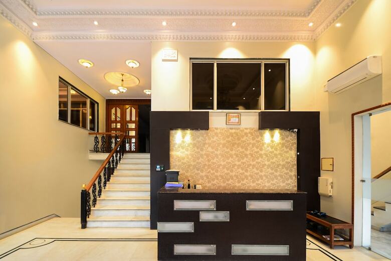 Capital O 7200 Hotel Yks