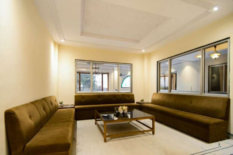 Capital O 7200 Hotel Yks