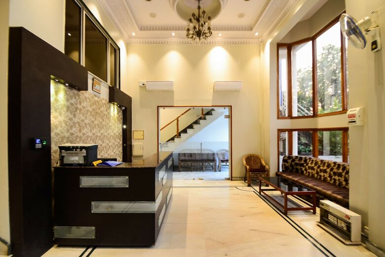 Capital O 7200 Hotel Yks