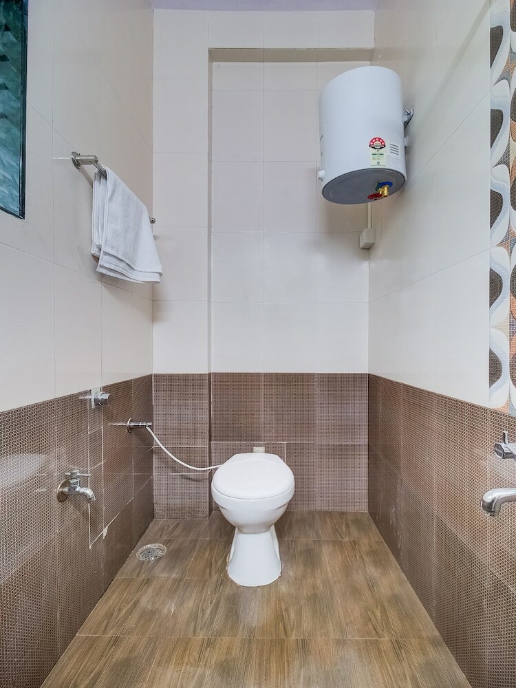 Oyo 24172 Hotel Jp Heights