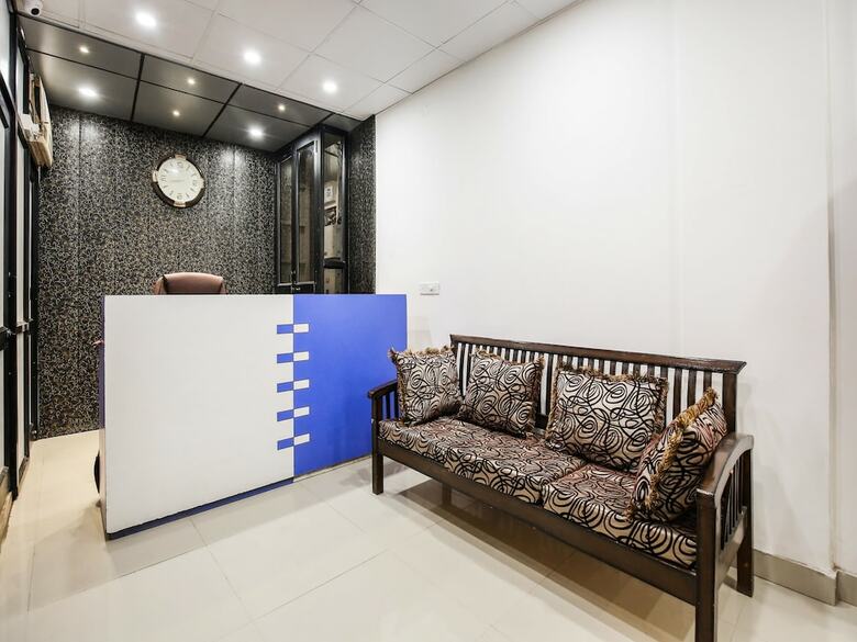Oyo 46328 Hotel Anand Shri