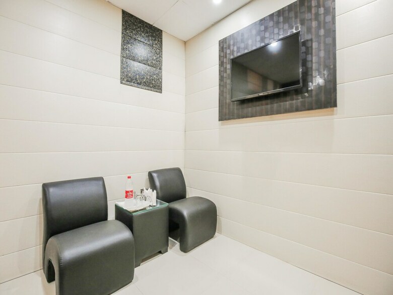 Oyo 46328 Hotel Anand Shri