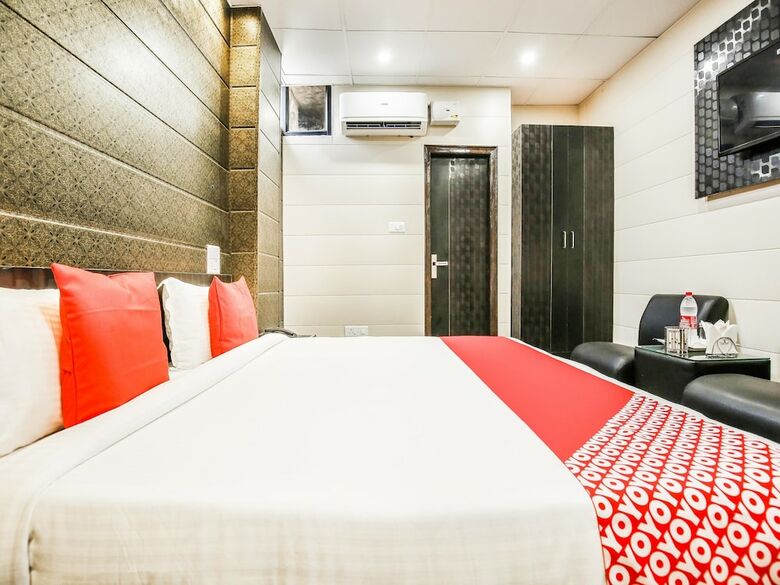 Oyo 46328 Hotel Anand Shri