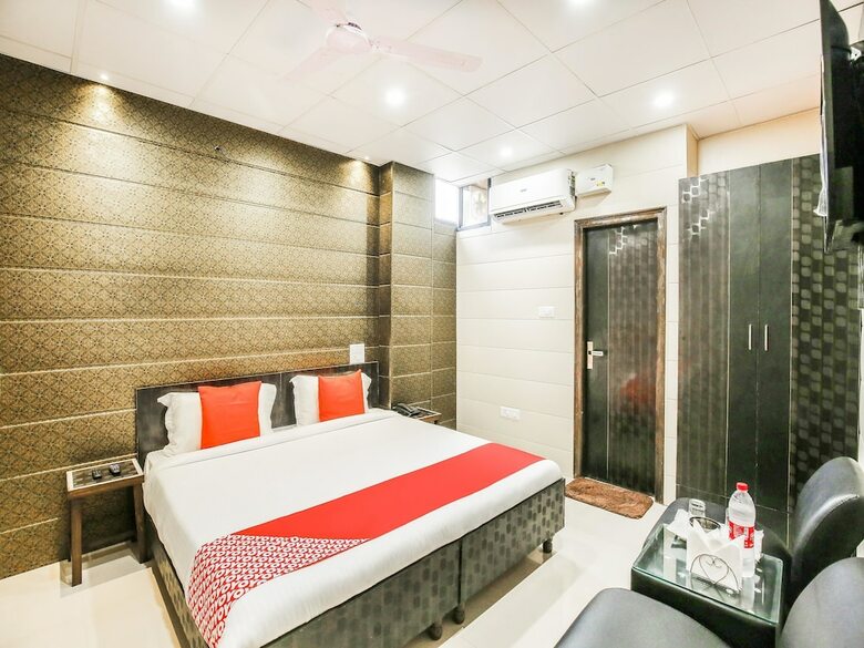 Oyo 46328 Hotel Anand Shri
