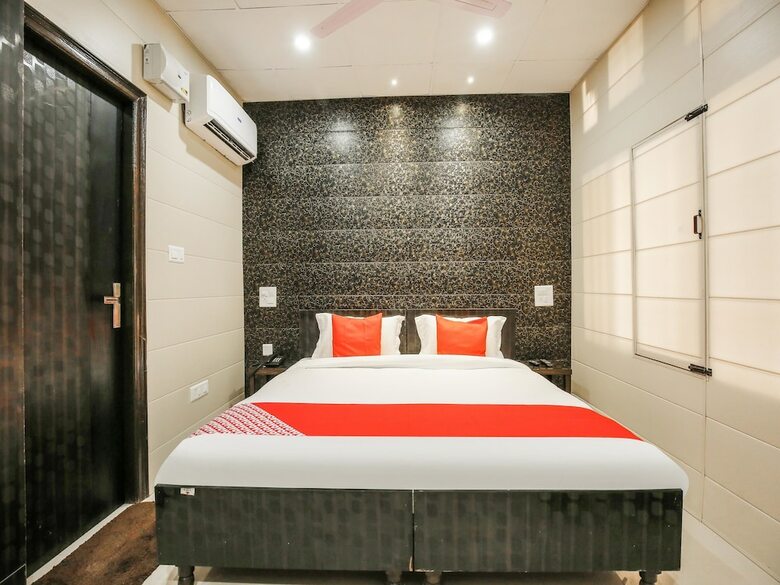 Oyo 46328 Hotel Anand Shri