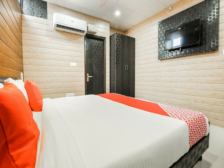 Oyo 46328 Hotel Anand Shri