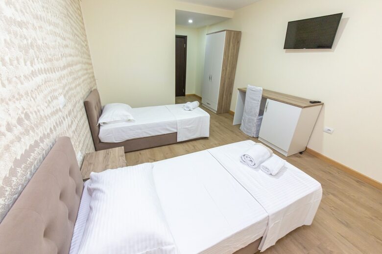 Esal Hotel