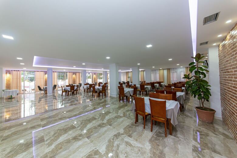 Esal Hotel