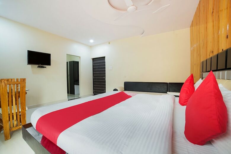 Oyo 46312 Hotel Cedar Plaza