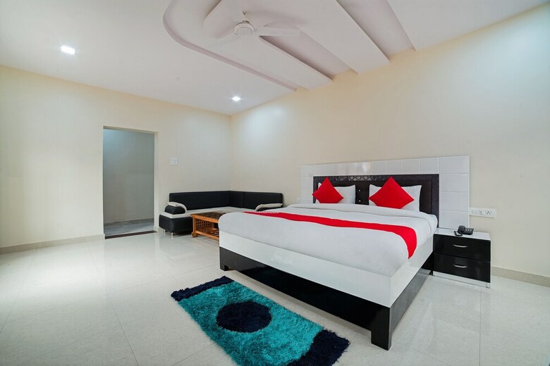 Oyo 46312 Hotel Cedar Plaza