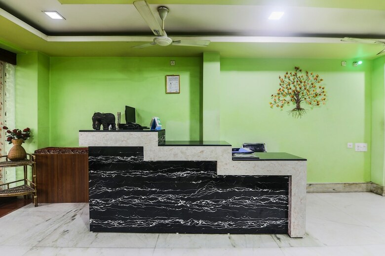 Oyo 27675 Hotel Am Palace