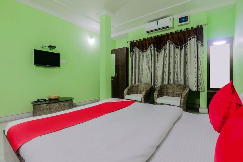 Oyo 27675 Hotel Am Palace