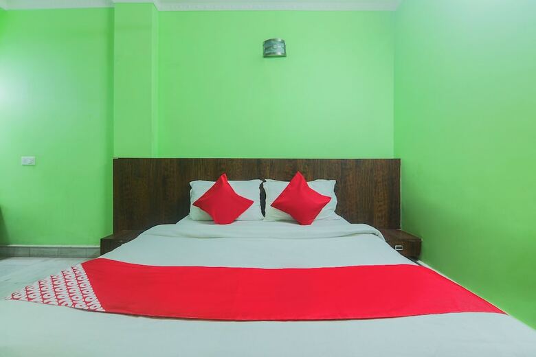 Oyo 27675 Hotel Am Palace