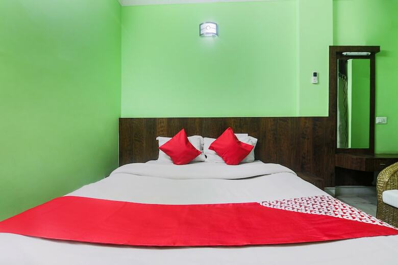 Oyo 27675 Hotel Am Palace