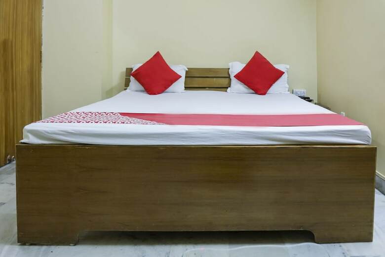 Hotel Oyo 46660 Manjushree Club 10