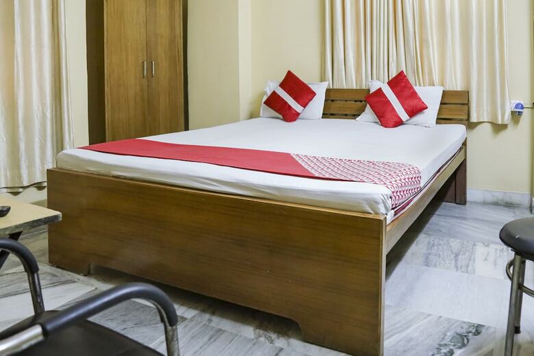 Hotel Oyo 46660 Manjushree Club 10