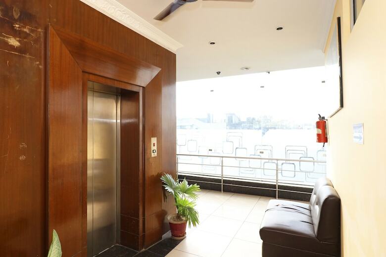 Oyo 30858 Hotel Sp International