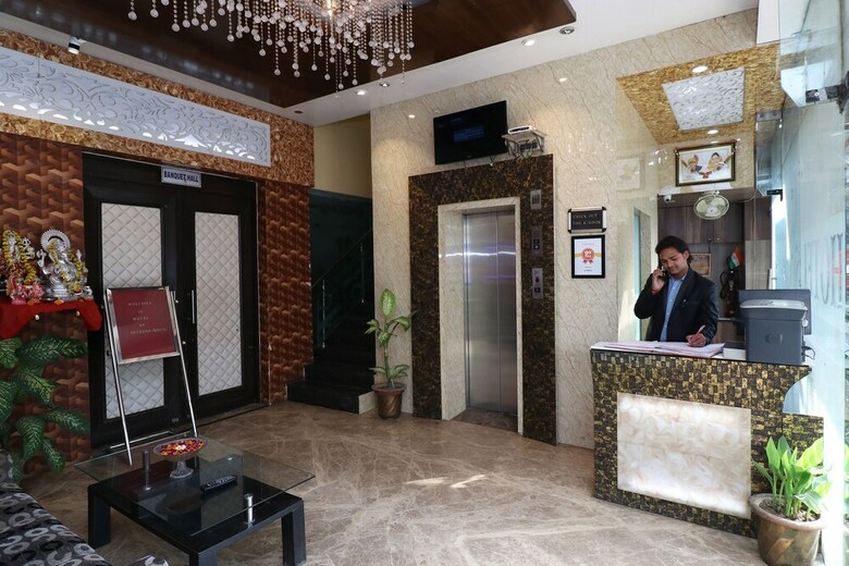 Oyo 30858 Hotel Sp International