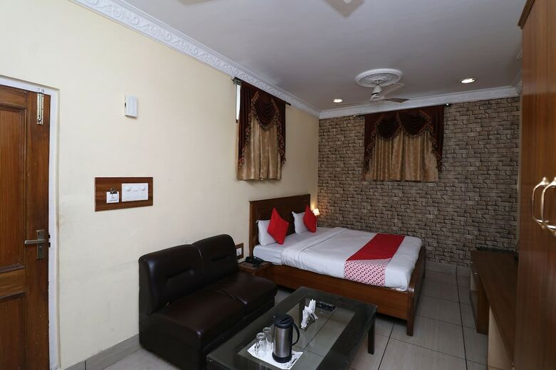 Oyo 30858 Hotel Sp International