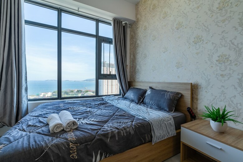 Trangs Beachfront Apartment Nha Trang