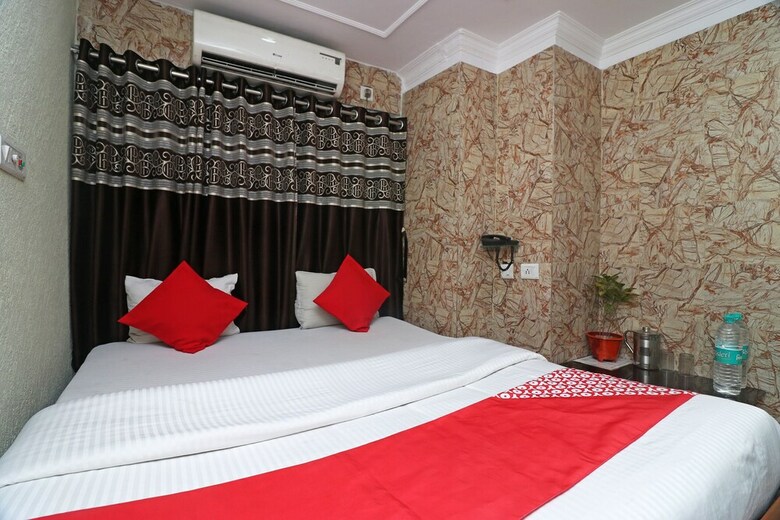 Oyo 16209 Hotel Ambar Palace
