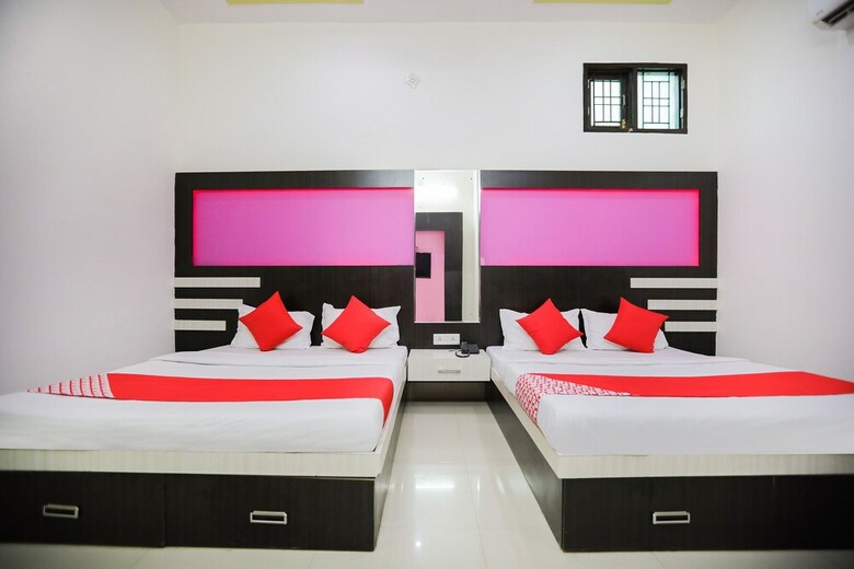 Hotel Oyo 47099 Azad Garden