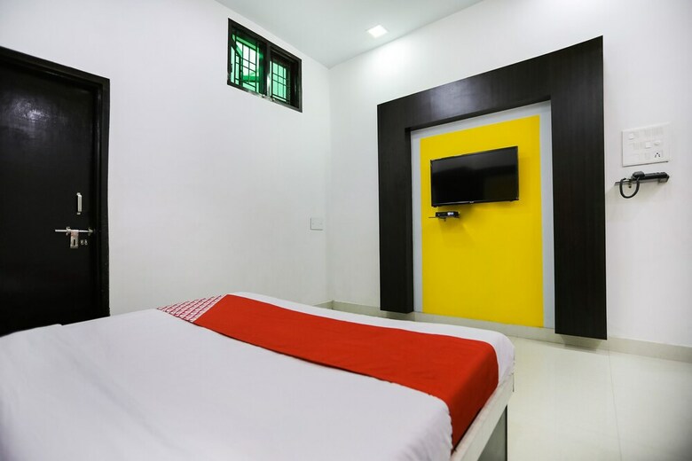 Hotel Oyo 47099 Azad Garden