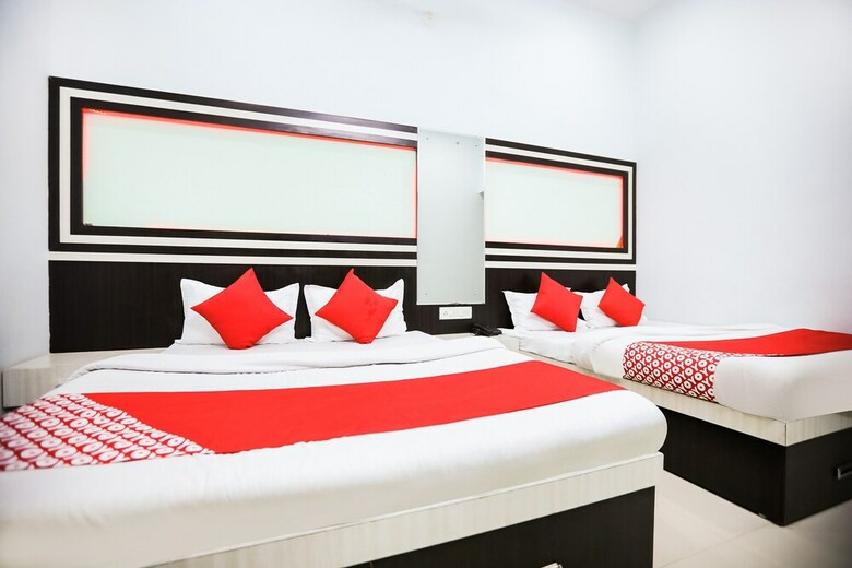 Hotel Oyo 47099 Azad Garden