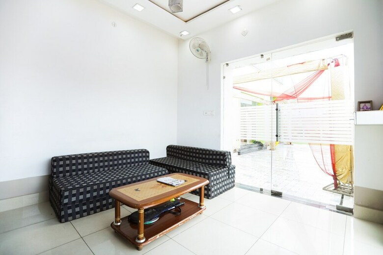 Hotel Oyo 47099 Azad Garden