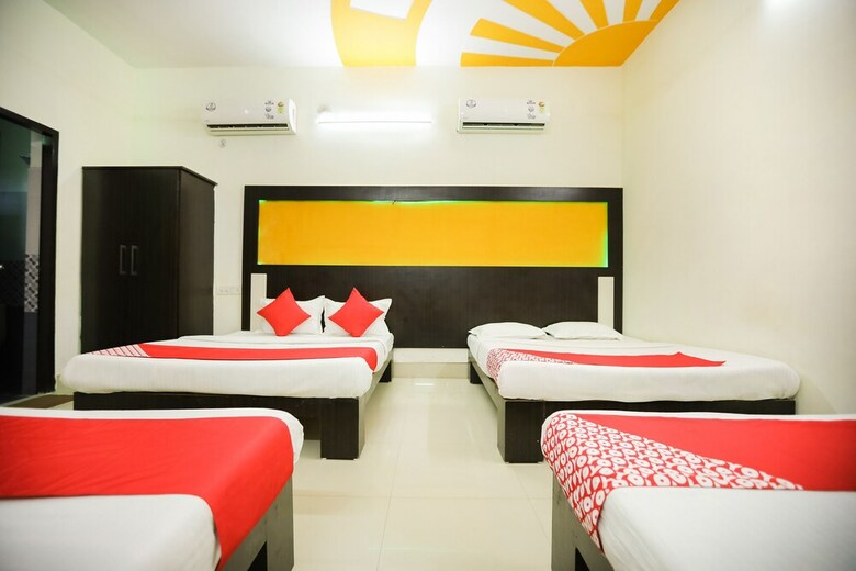 Hotel Oyo 47099 Azad Garden