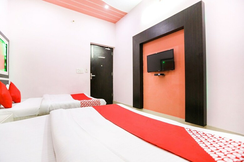 Hotel Oyo 47099 Azad Garden