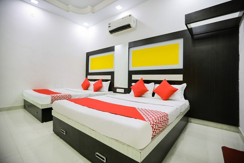 Hotel Oyo 47099 Azad Garden