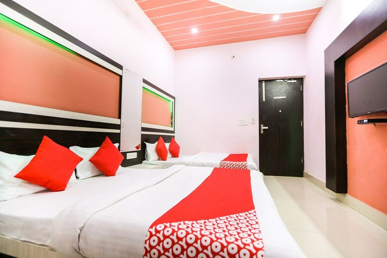 Hotel Oyo 47099 Azad Garden