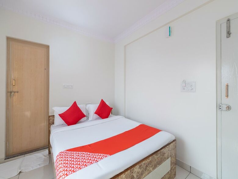 Oyo 29087 Hotel Golden Pride