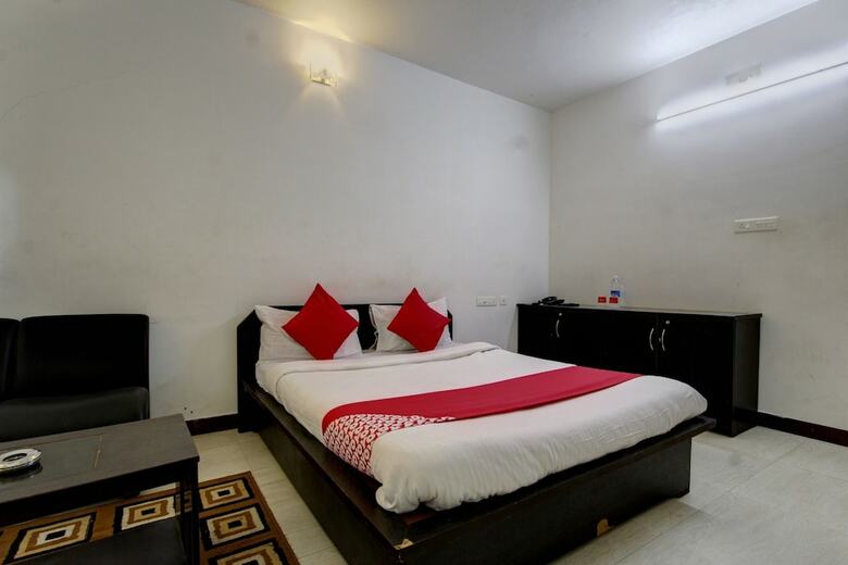 Oyo 46168 Sky Hotels