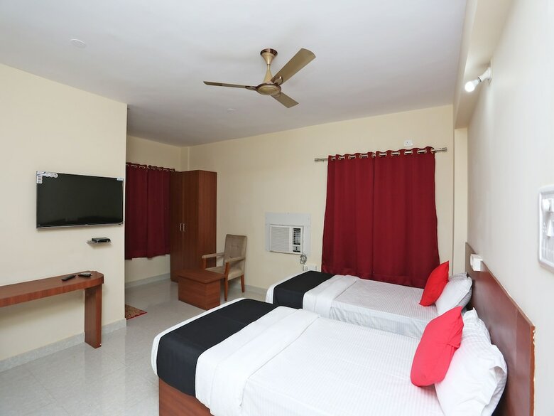 Hotel Capital O 37885 Ekamra Inn
