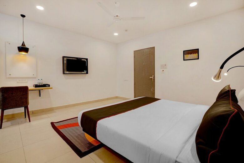 Hotel Collection O 37472 Sector 44