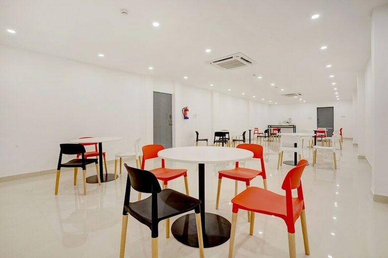 Hotel Collection O 37472 Sector 44