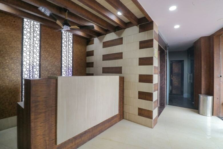 Hotel Oyo 47586 J J Residency