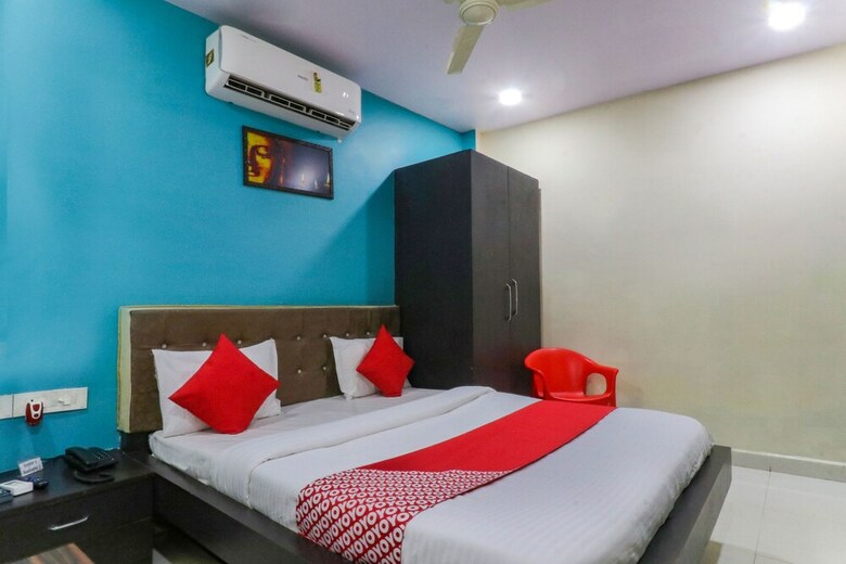 Hotel Oyo 47586 J J Residency