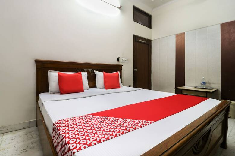 Spot On 46852 Hotel Pal Regency