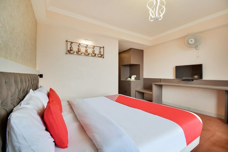 Oyo 6231 Hotel Aangan Regency