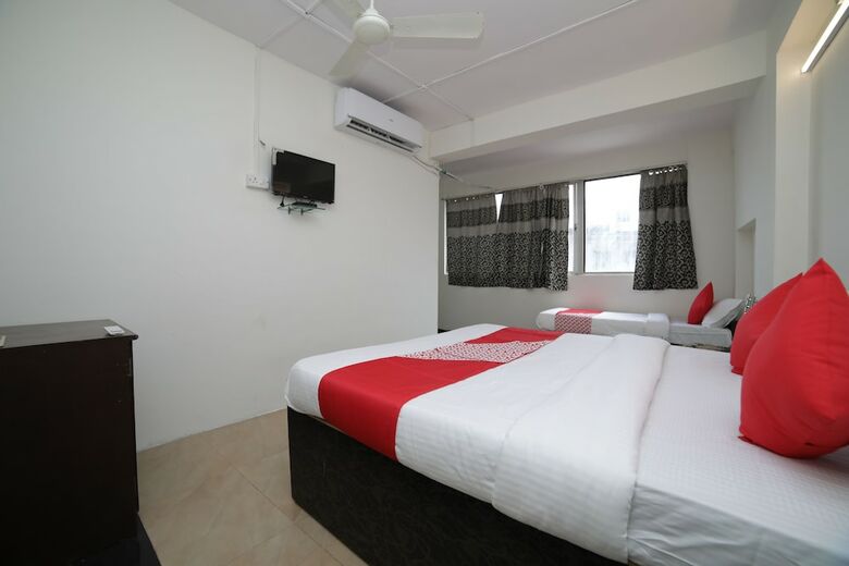 Oyo 29093 Hotel A3 & Restaurant
