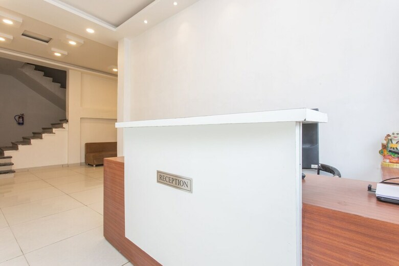 Oyo 23058 Hotel Aditya Regency