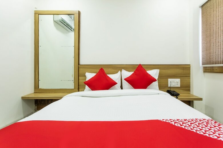 Oyo 23058 Hotel Aditya Regency